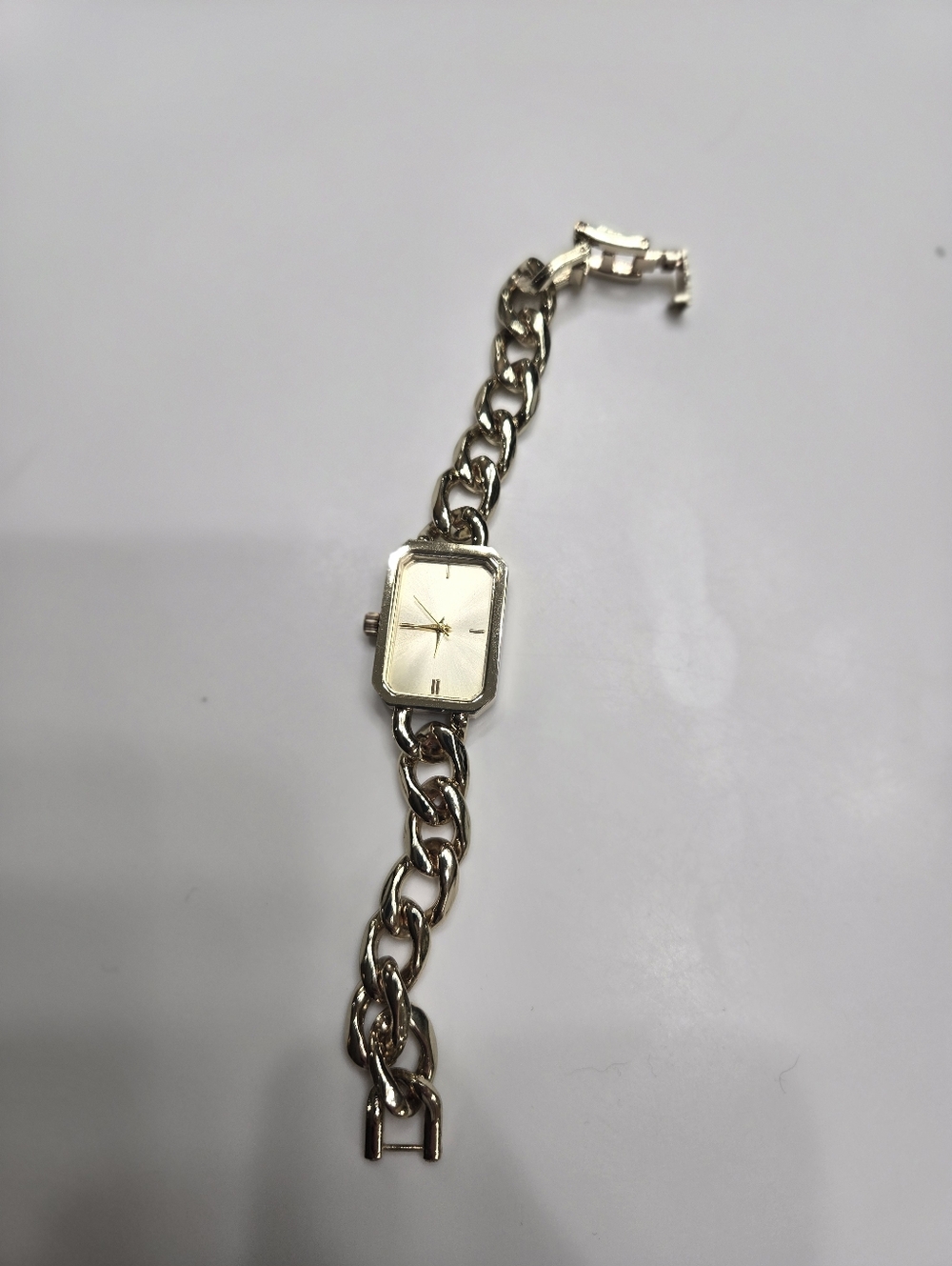 Gold Chain Watch - Picture 13 of 14